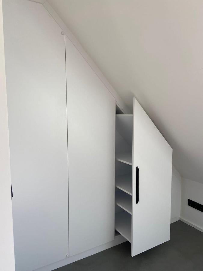 One Business Apartment