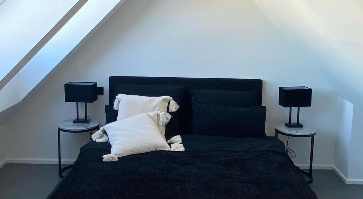One Business Apartment *
